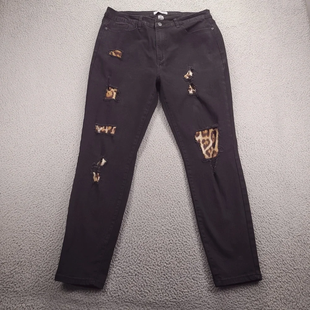 JUDY BLUE Jeans Size 1XL Skinny Fit Leopard Patch Black Stretch Denim - Picture 1 of 14
